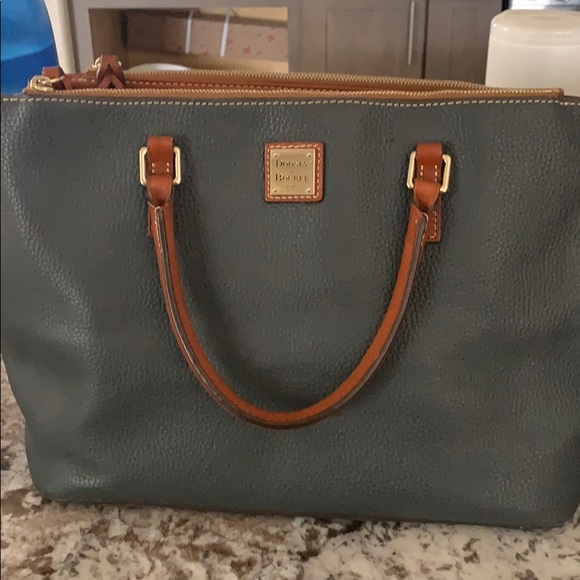 Dooney & Burke Willa Tote in Pebble Leather. - Picture 1 of 4
